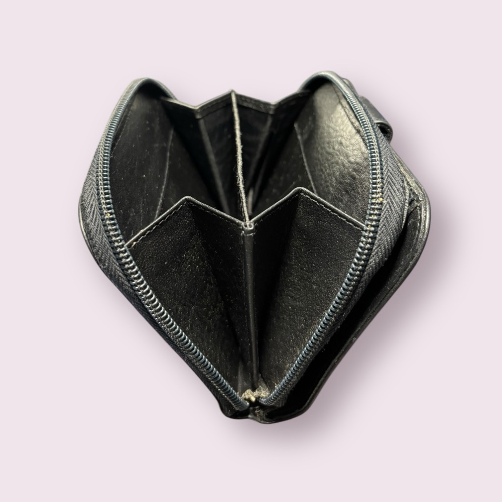 Vintage PRADA Black Round Zip Bi-fold Wallet - Picture 4 of 8